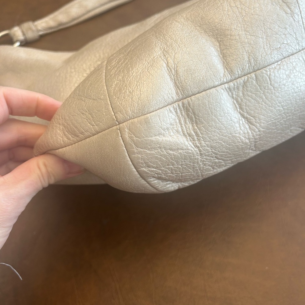 COACH Authentic KRISTEN LARGE HOBO Champagne/ Beige Leather 19303 - Picture 13 of 15